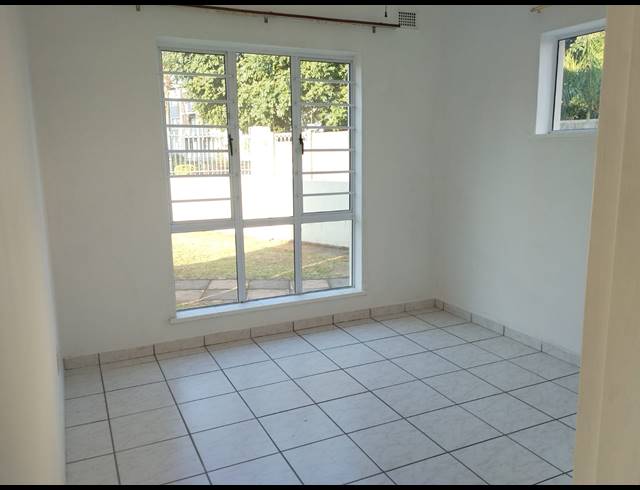 2.5 BEDROOM FLAT FOR SALE IN BLUFF